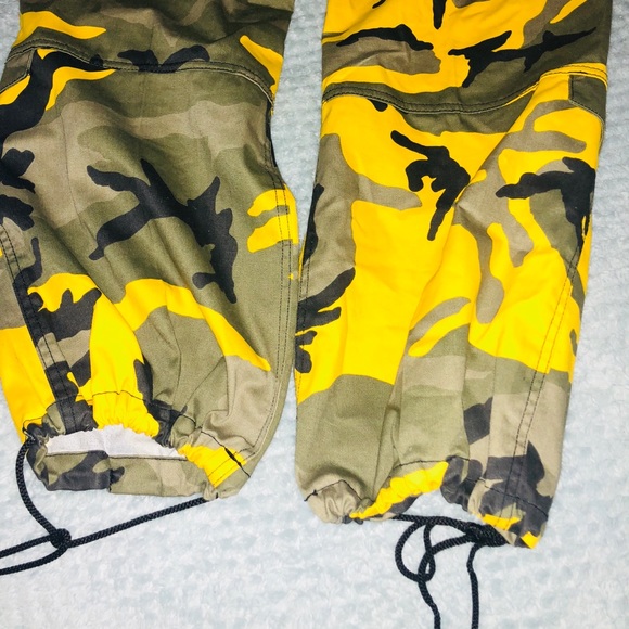 WOMENS YELLOW CAMO CARGO PANTS - Picture 7 of 7